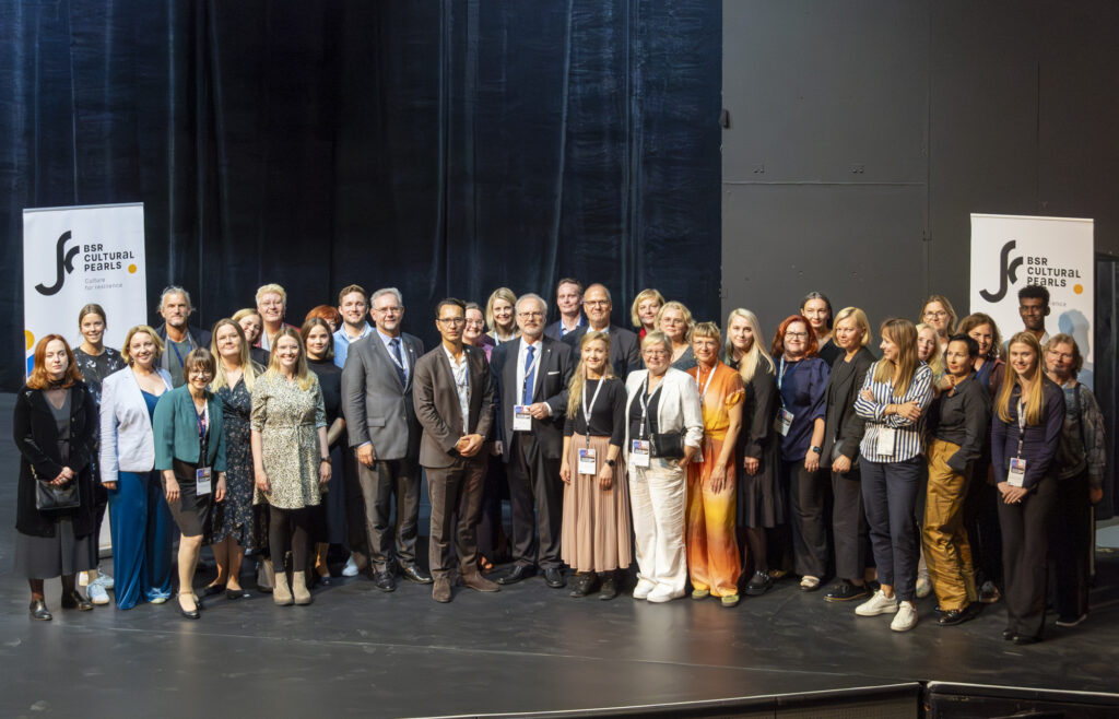 rujiena kulturas perle 2024 iepazistina starptautisku auditoriju ar paveikto kopienas noturibas un demokratijas vertibu stiprinasana