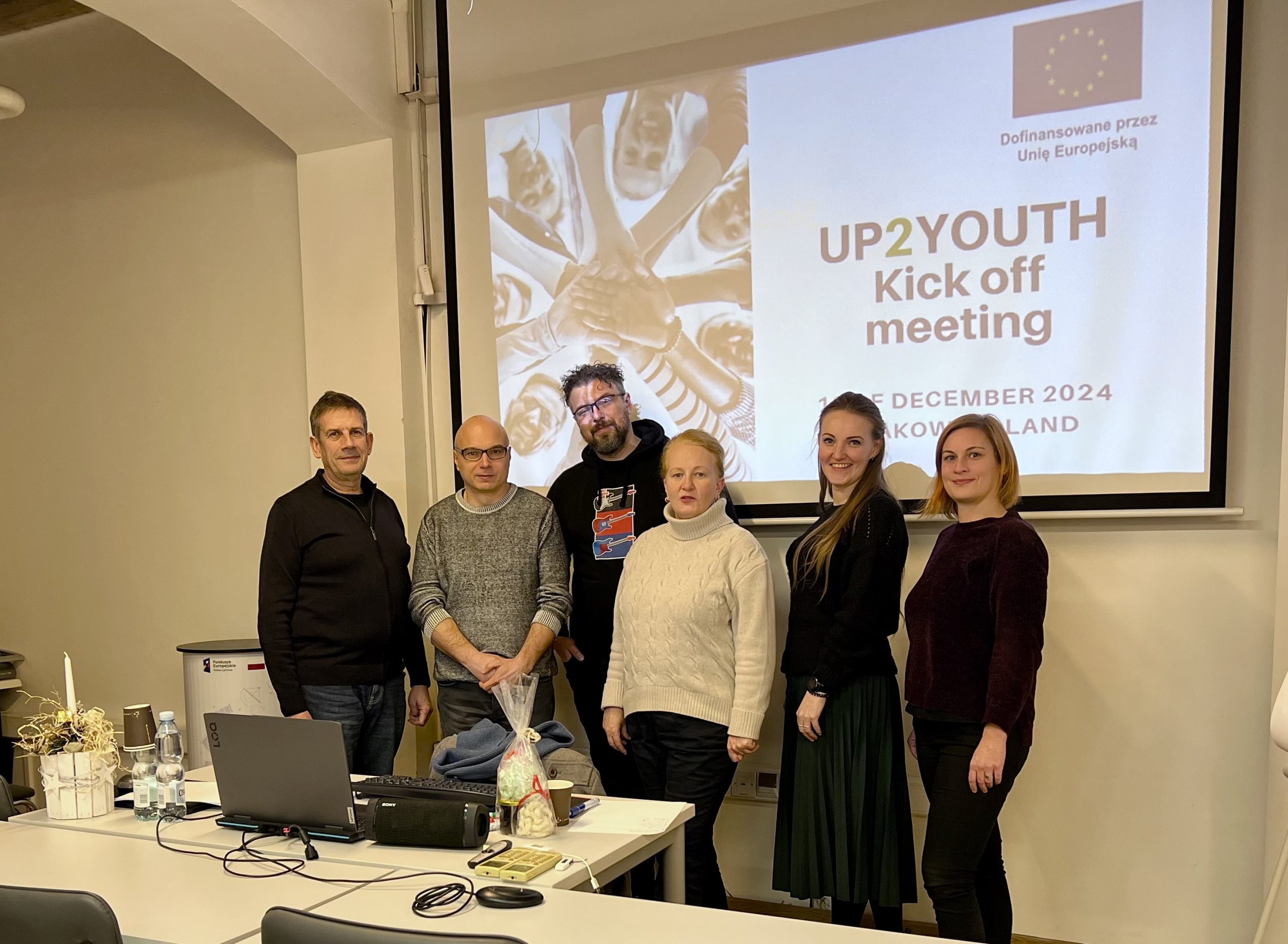 up2youth demokratiska nakotne atbildigas jauniesu rokas