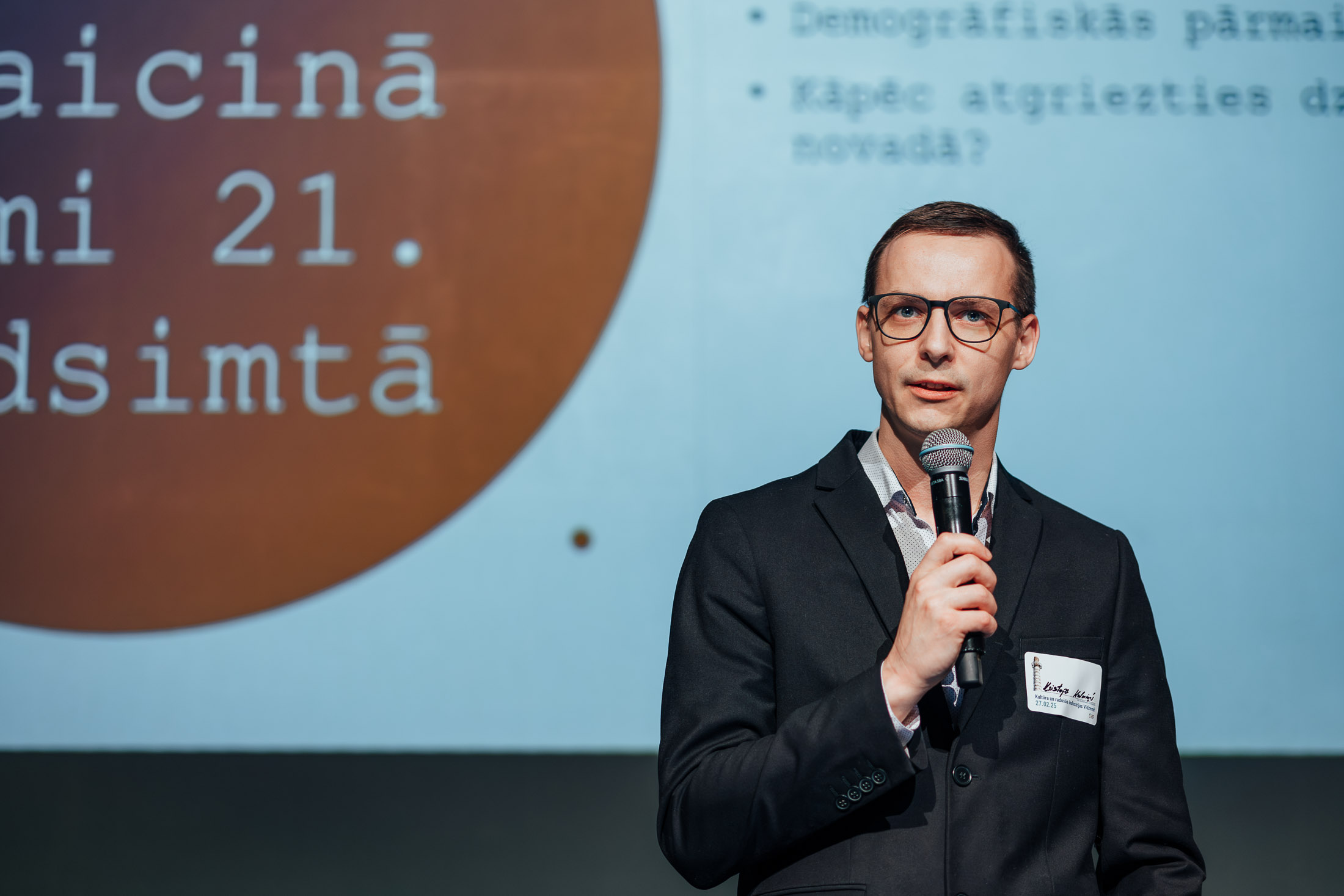valmiera vairak neka 100 dalibnieku diskute par kulturu radosumu un kopienam