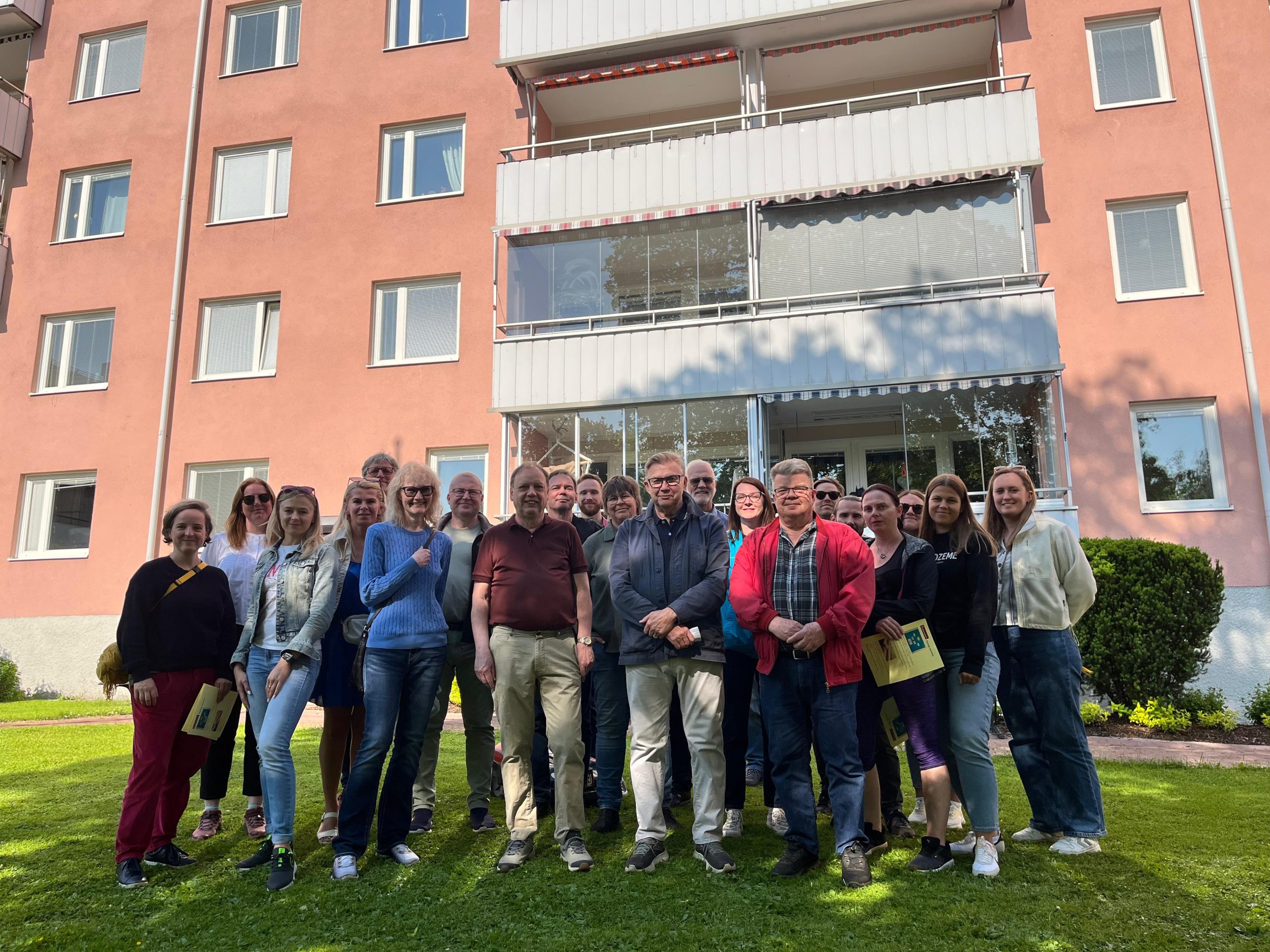 renowave partneri viesojas zviedrijas dalarnas regiona iepazistot ilgtspejigas daudzdzivoklu eku atjaunosanas pieredzi